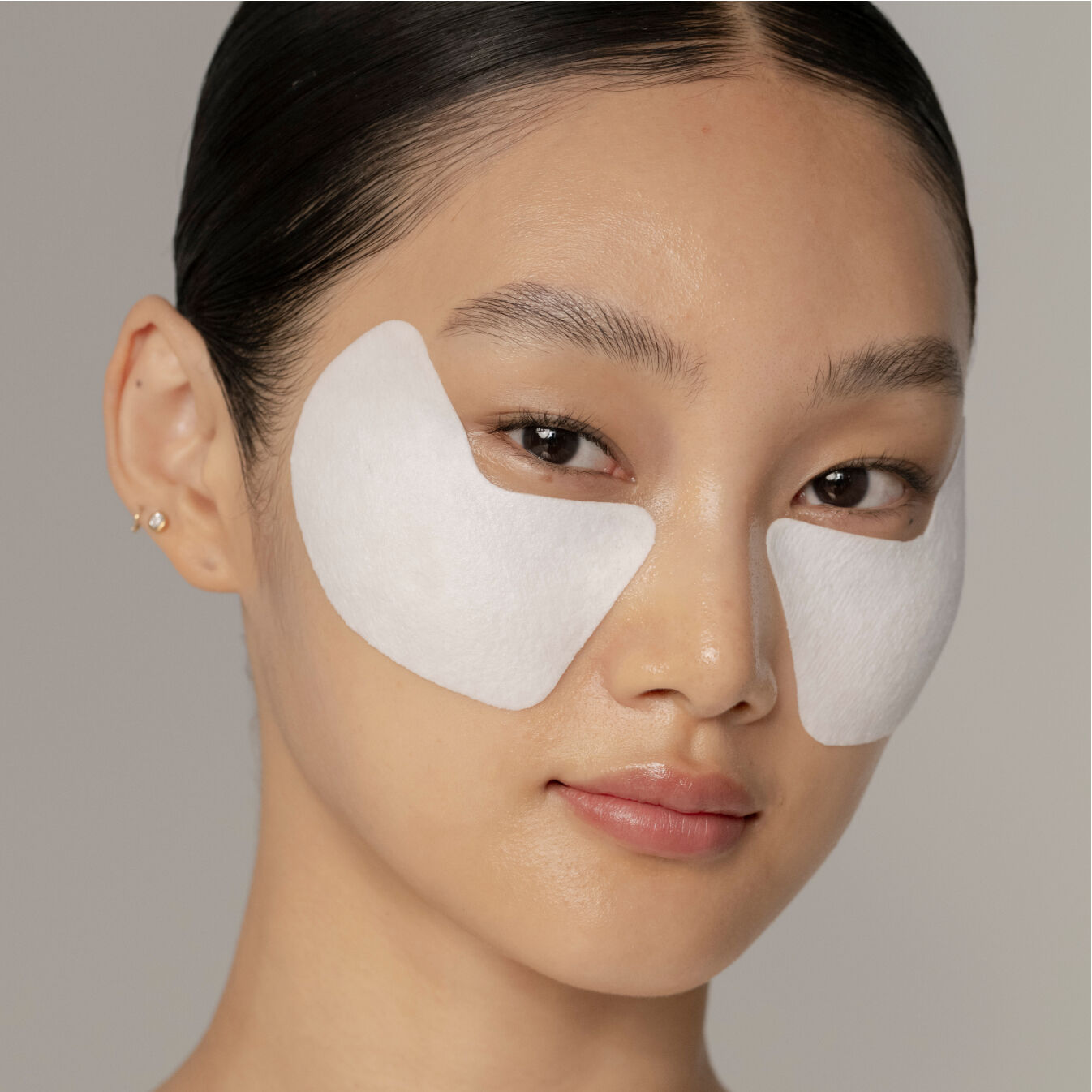 Uplifting and Firming Express Eye Mask | SHISEIDO