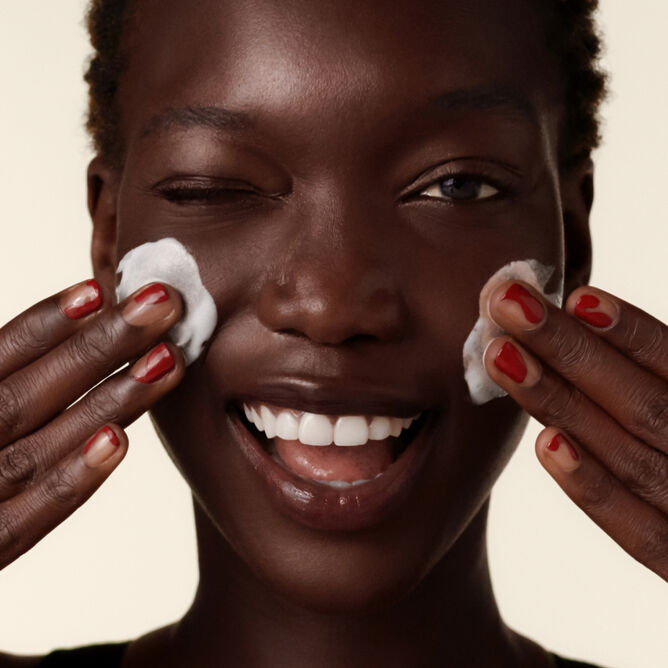 Clarifying Cleansing Foam,