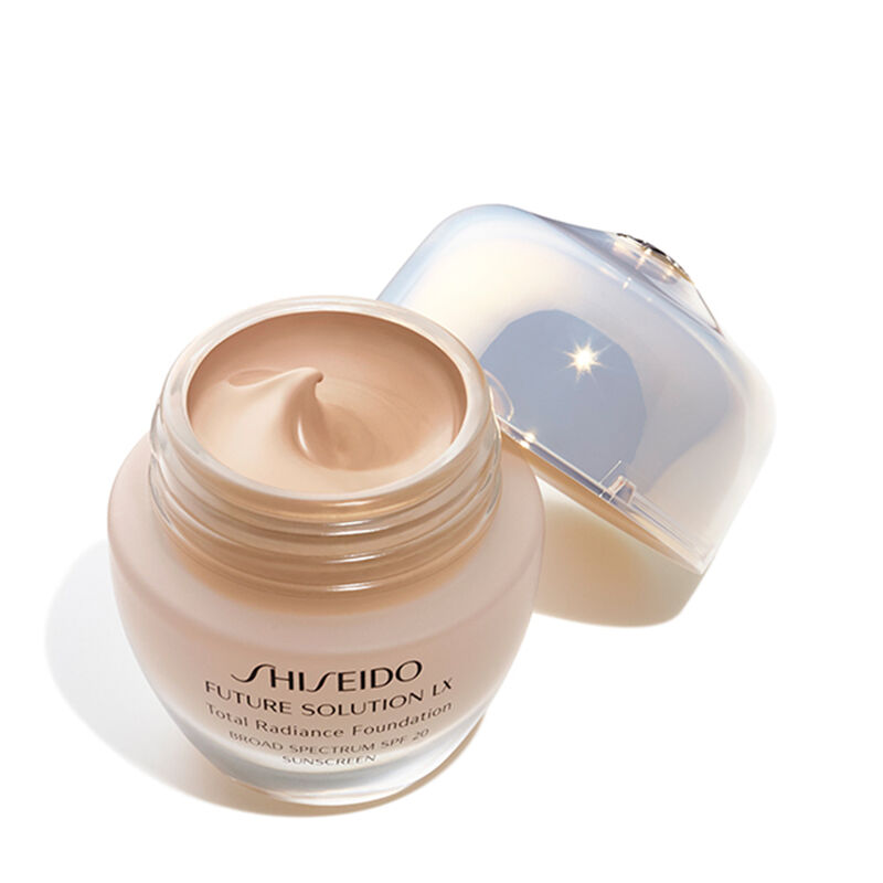 Total Radiance Foundation SPF 20, R4